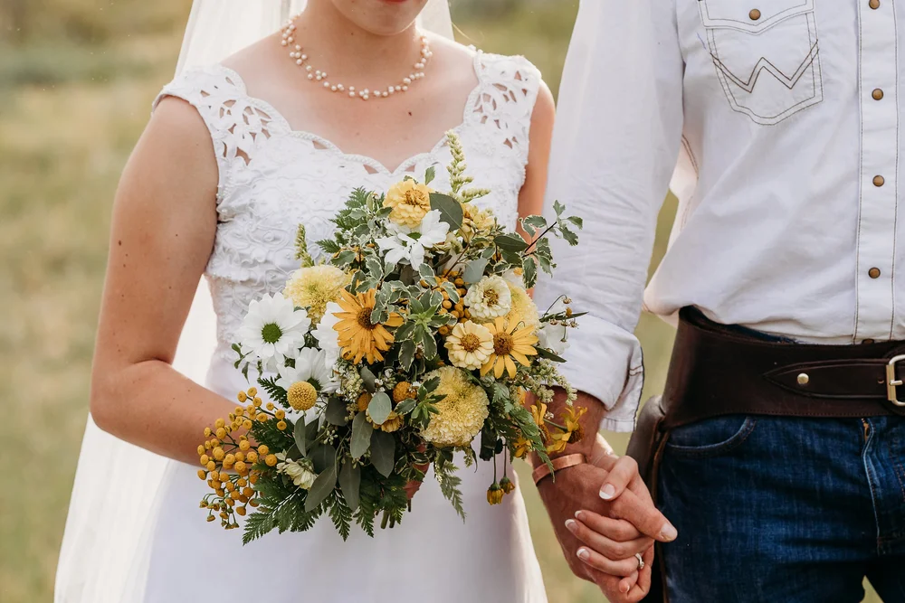 sage-yellow-daisy-bouquet.JPG
