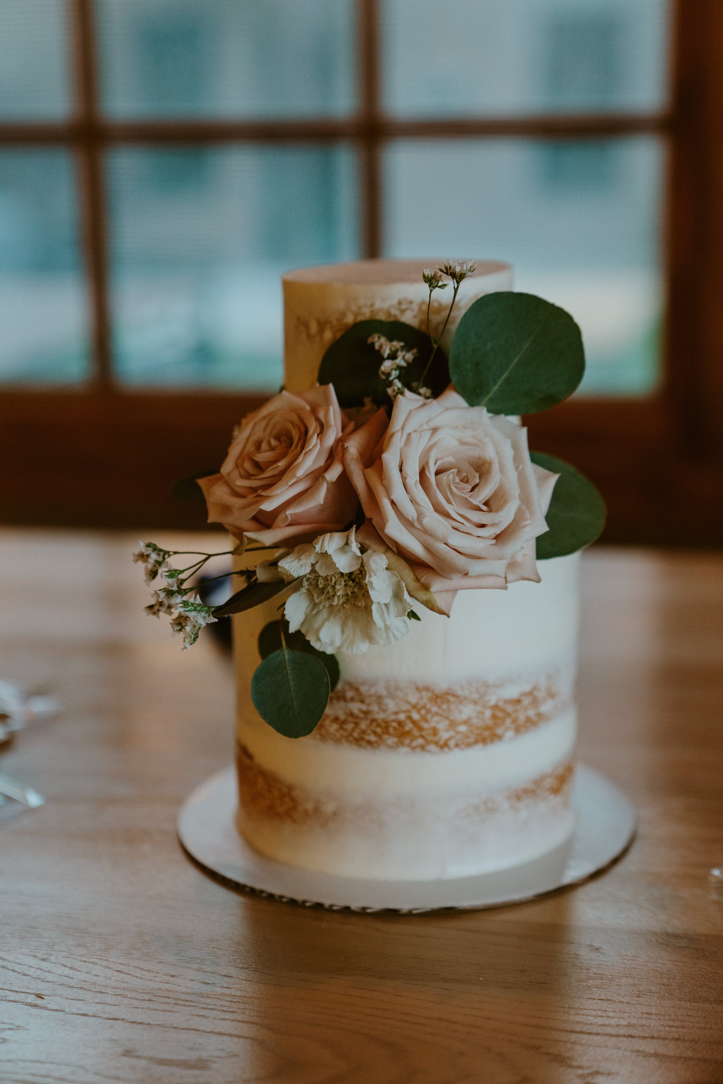 small-naked-cake-flowers