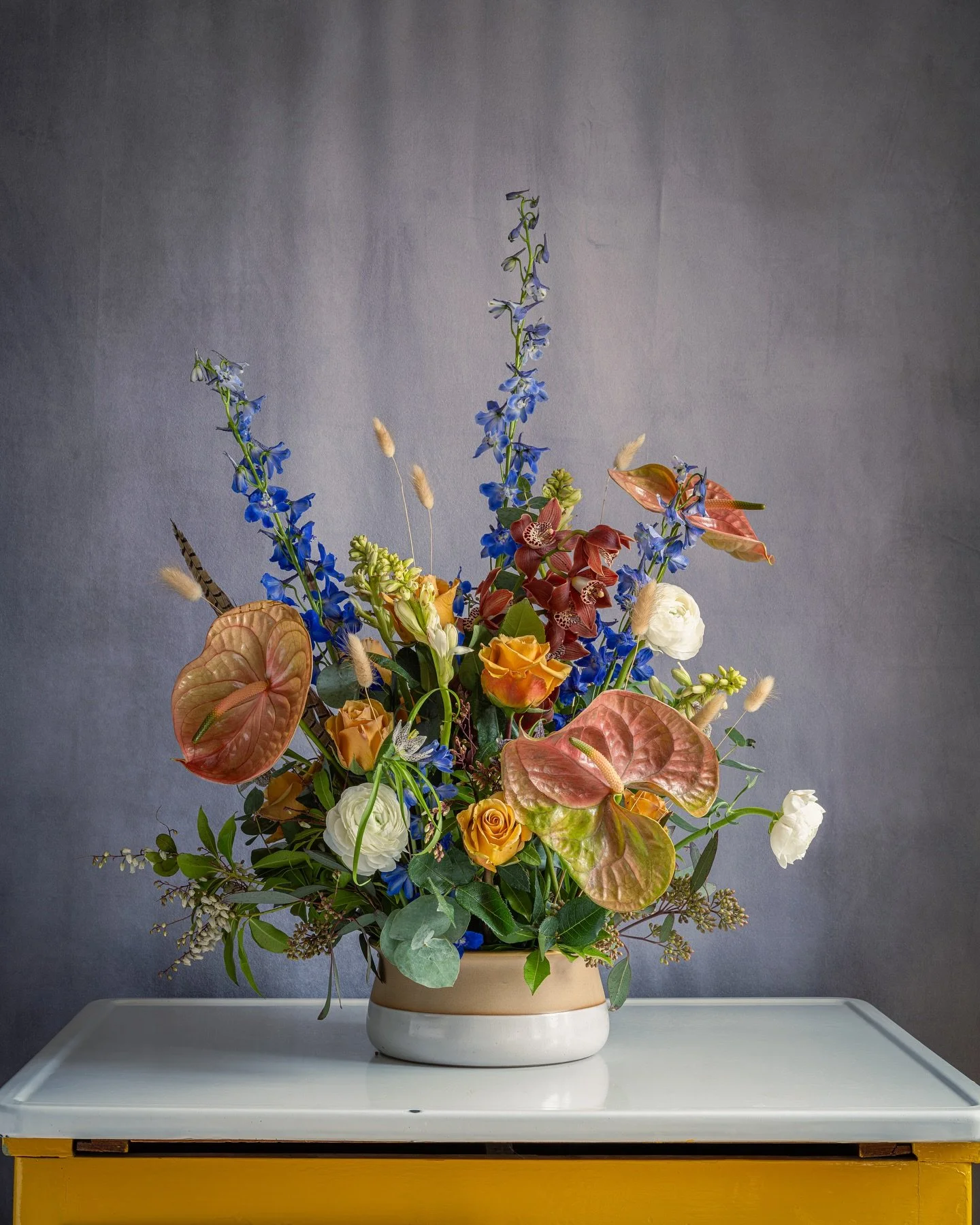 Story time: last April I participated in an event hosted by @the_sheridan_press. An incredible group of women came together to learn and celebrate and hear from one of my favorites @elyse_myers. 

I had the honor of making flowers for her room and to