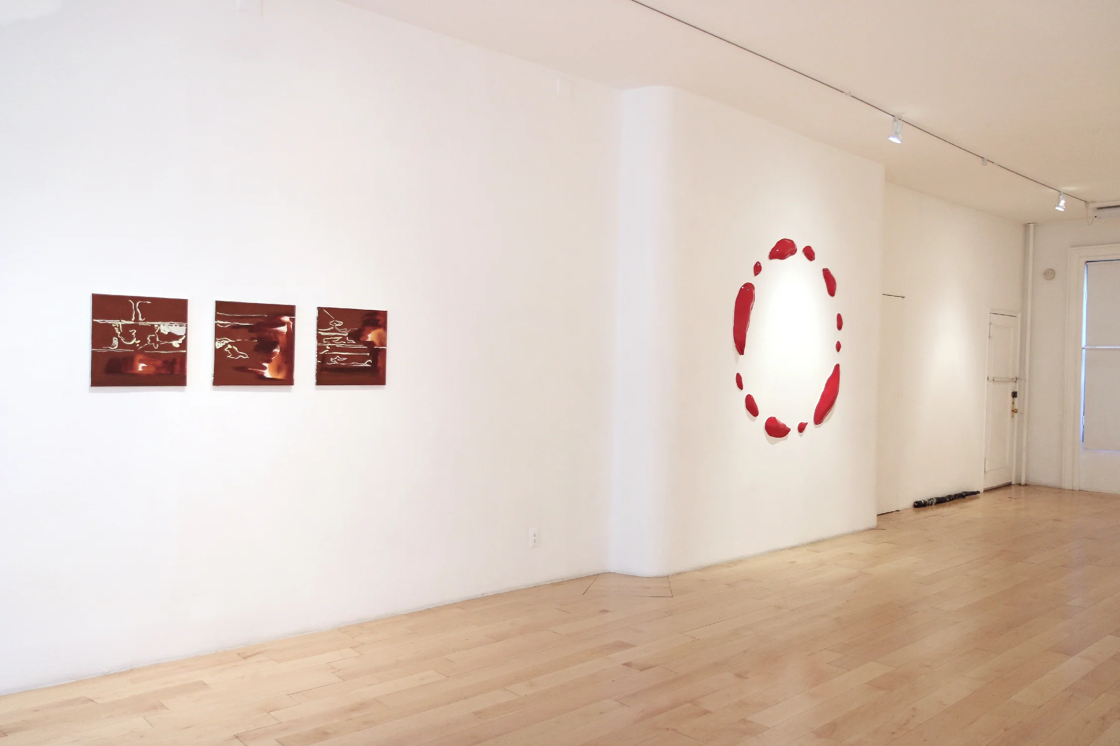 # Installation images: wall 4