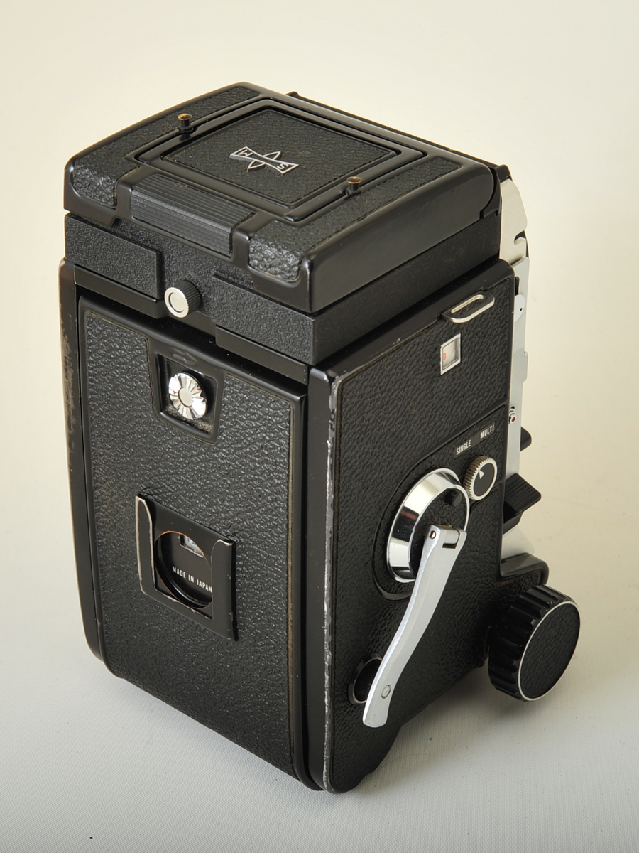 Mamiya C330f back view