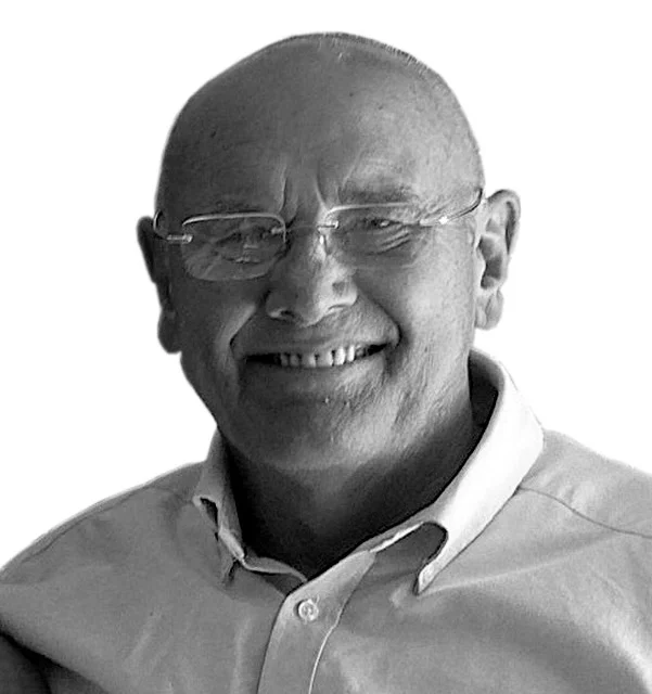 Raymond Tollady - Consultant BA, Dip Arch (Oxford) Raymond Tollady began his carrear working for Powell & Moya before setting up the prize-winning architectural practice of Scott and Tollady. Since 2002 he has been working from his studio in Witney, and Ray now provides guidance, advice and support to DuCroz architects who benefit from his wealth of knowledge and experience.