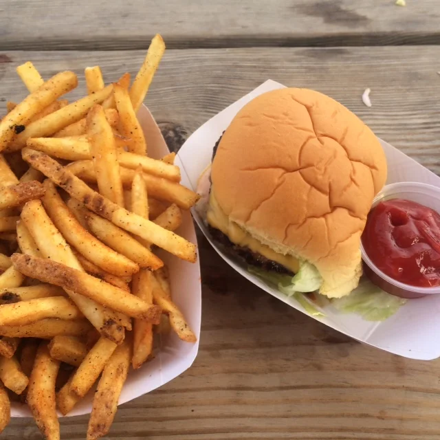 rippers burgers.JPG