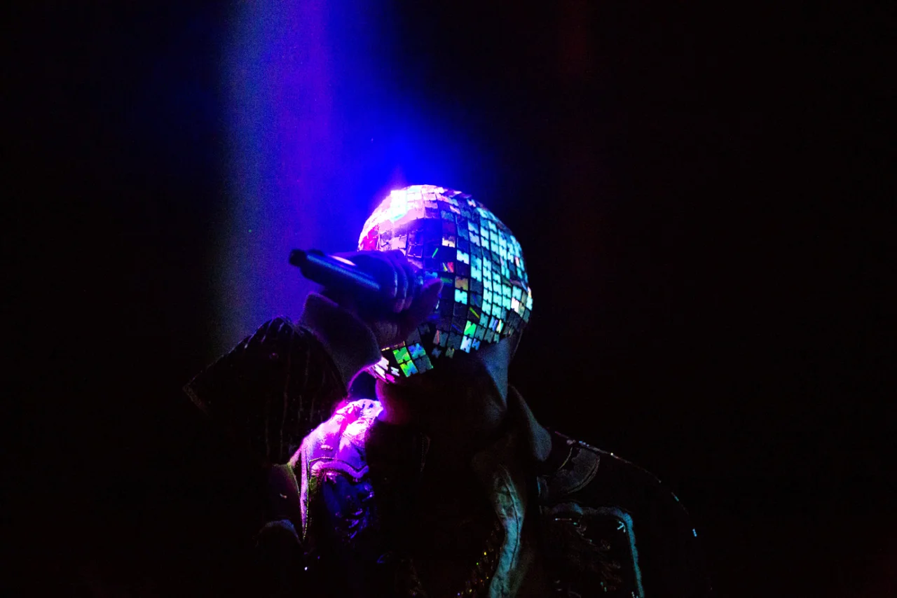 maisonmartinmargiela:
Maison Martin Margiela reinterpreted iconic pieces from its archives for the Kanye West Yeezus Tour. Customised Haute Couture items included an elongated embroidered bomber jacket, a cape made of vintage military paraphernalia…