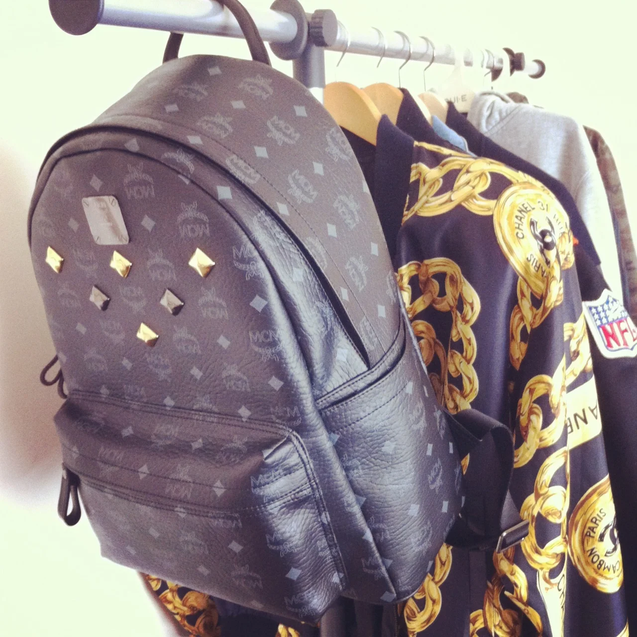 jaysvanshuaraches:

that jacket~