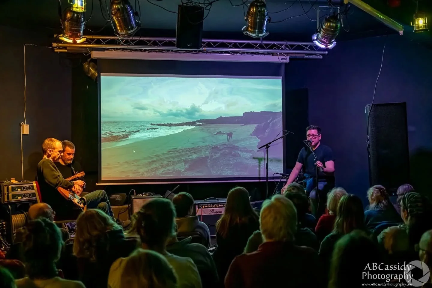 On the first Sunday of @celtic_connections, I had a gig close to home, in the Glad Cafe with Donald WG Lindsay's showing of his two short films, "How've You Been?" and "Outwith", accompanied by improvised music, reflecting on year
