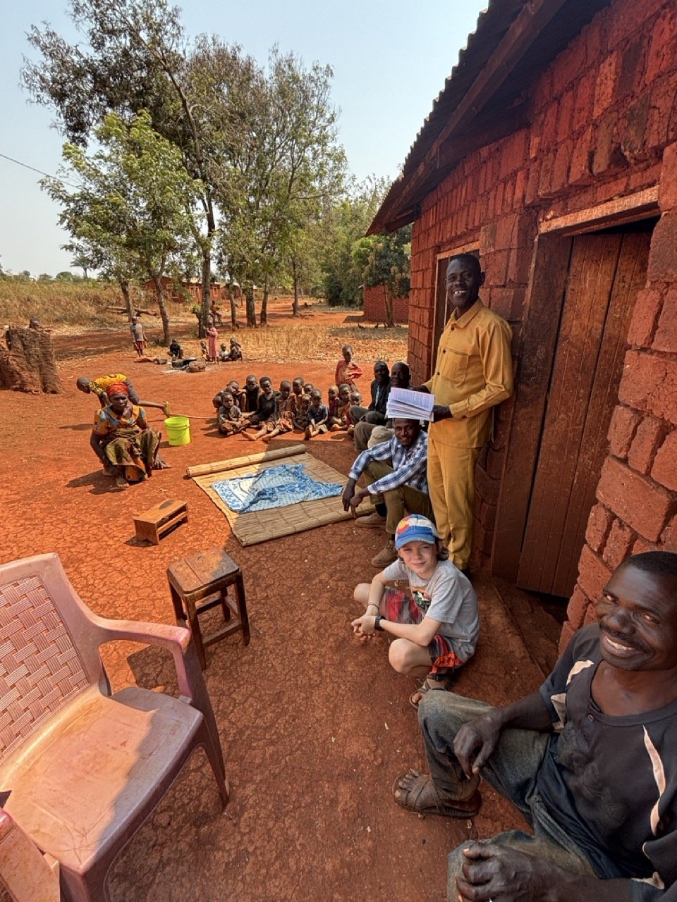 Luke hanging with the team
