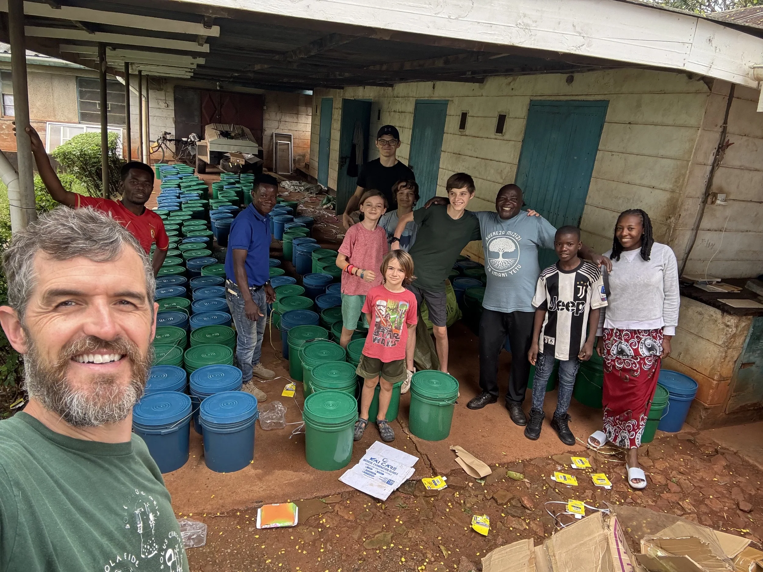 Bucket packing crew