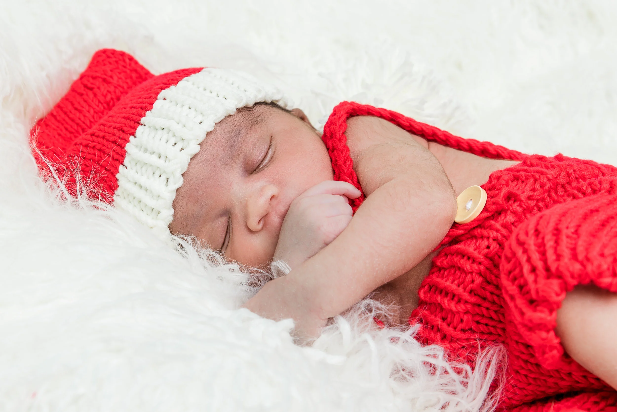 2017_December_02-Walls_Newborn_and_Family_Shoot-43587-Edit.jpg