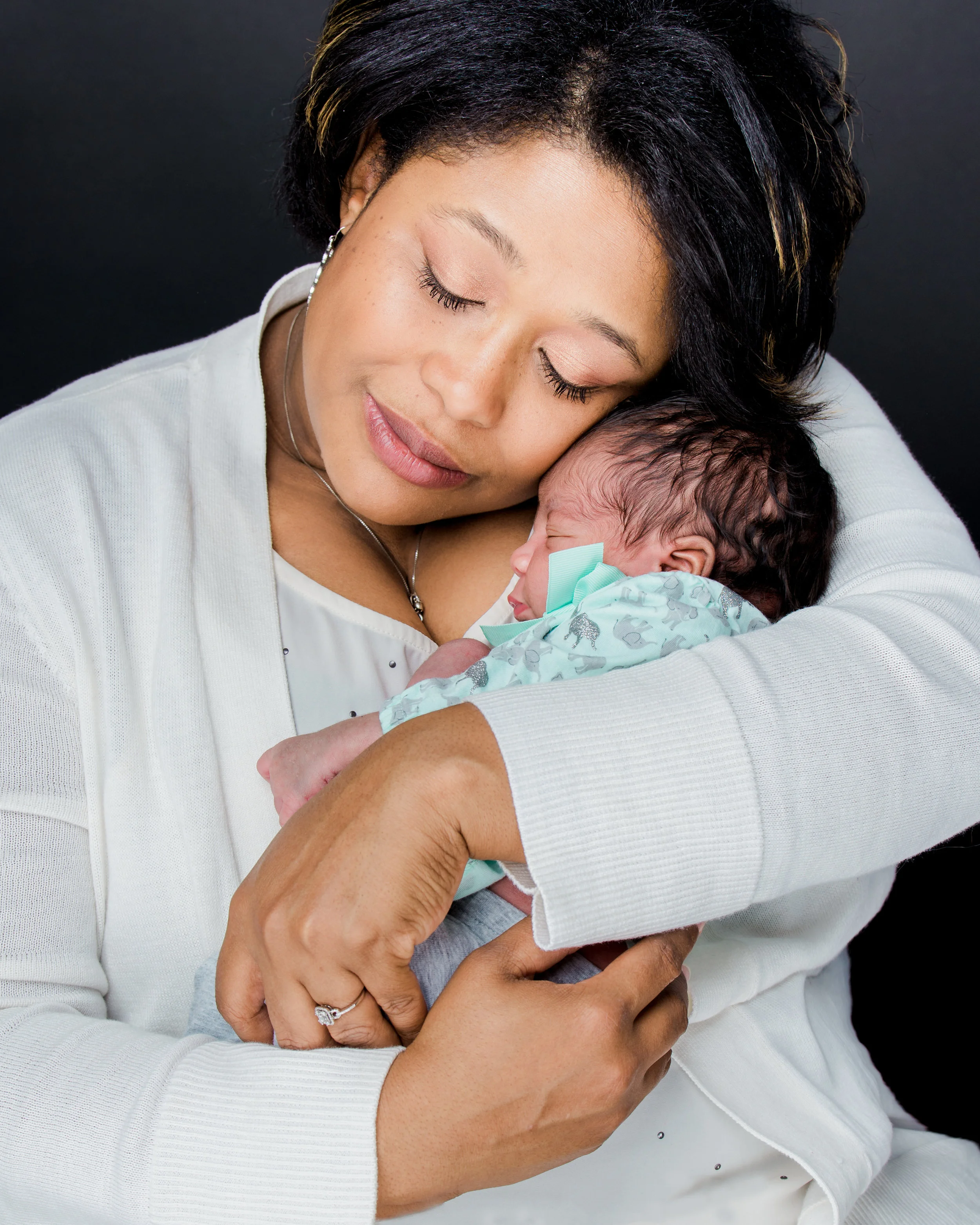 2017_December_02-Walls_Newborn_and_Family_Shoot-43712-Edit.jpg