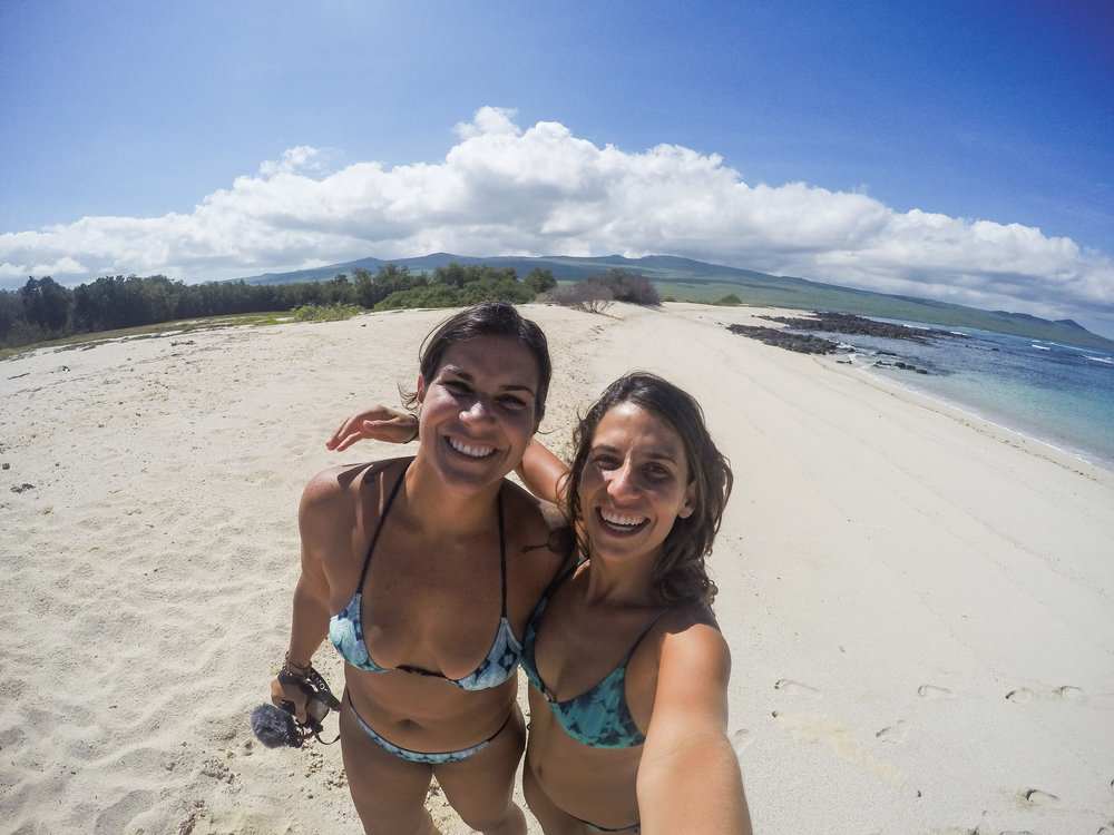  Primeira prainha que a gente pára, com direito a um snorkel rápido e uma linda recepção de lobos y tortugas! 