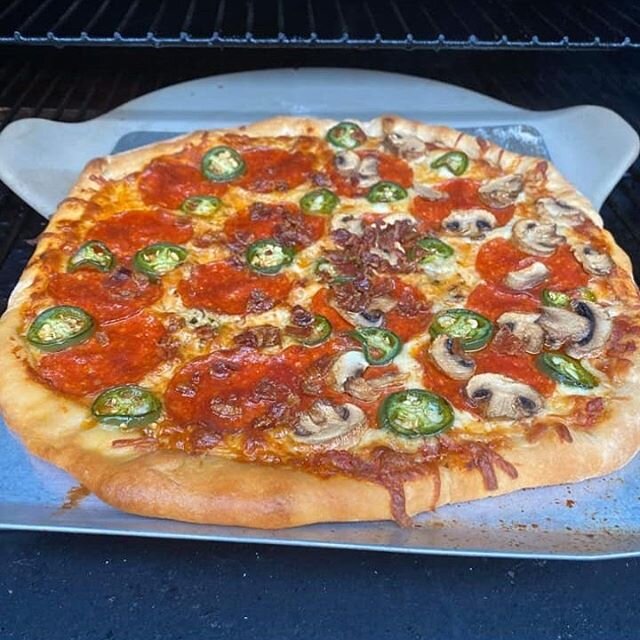 Jay De La Cruz with a stunning Pizza Kit creation! We&rsquo;re loving those fresh jalape&ntilde;o slices Jay. Hey Lockhart, keep those Pizza Kit photos coming!