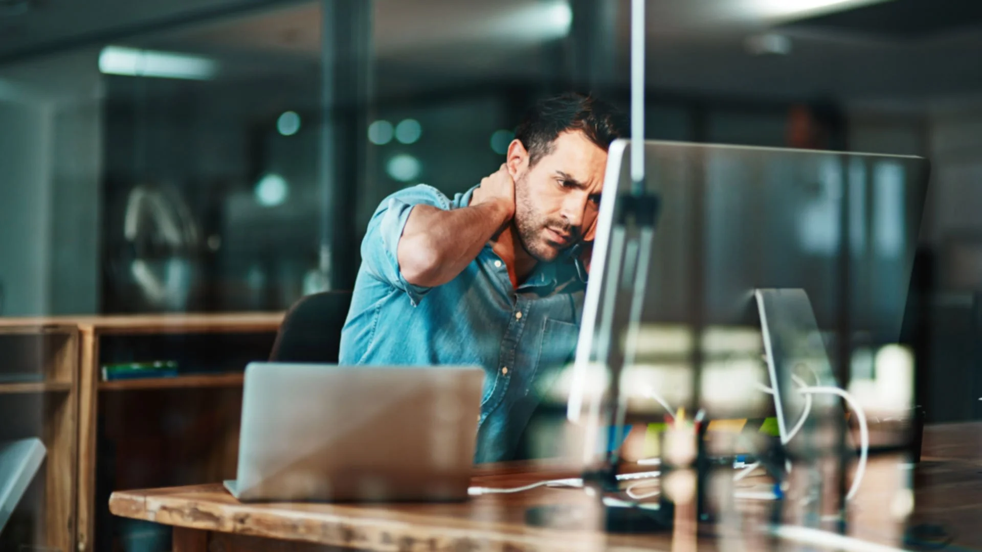 How to Fix Neck Pain for Editors and Creatives in Culver City