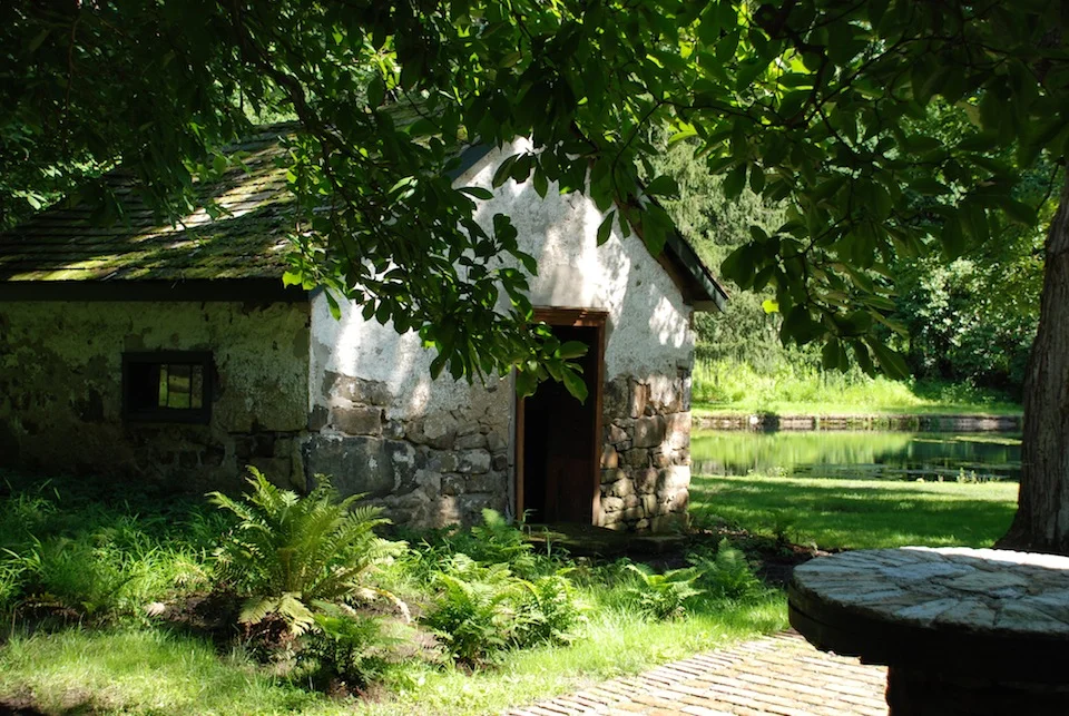 5Springhouse Summer.JPG