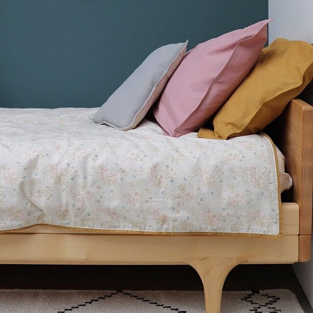 The Minako Gold duvet cover by @camomilelondon 😍
#camomilelondon #duvet #kidsbedroom #kidsroom #kidsbed #bedroom #bed