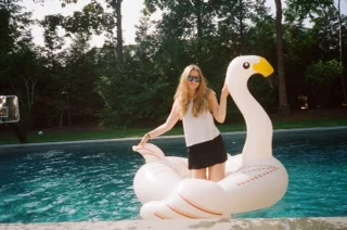 Wendy Davis, Destiny' Child and Anna Baryshnikov.  