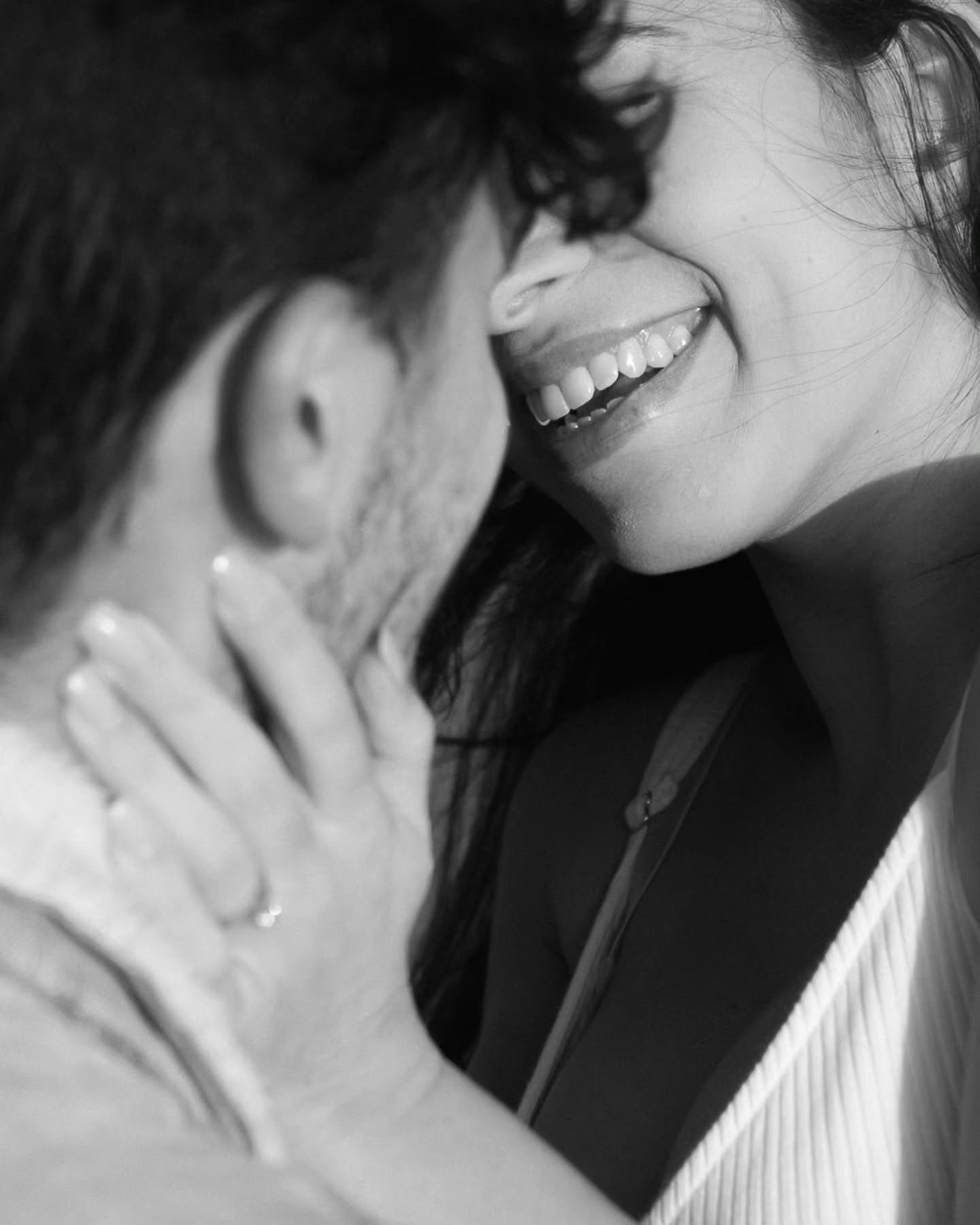Two things I love: close ups and sunsets, so it's only naturally that I love this beach engagement session. Typically, I only do these sessions during the hotter season, but this was done in winter. Thank goodness Jess could brave the cold.