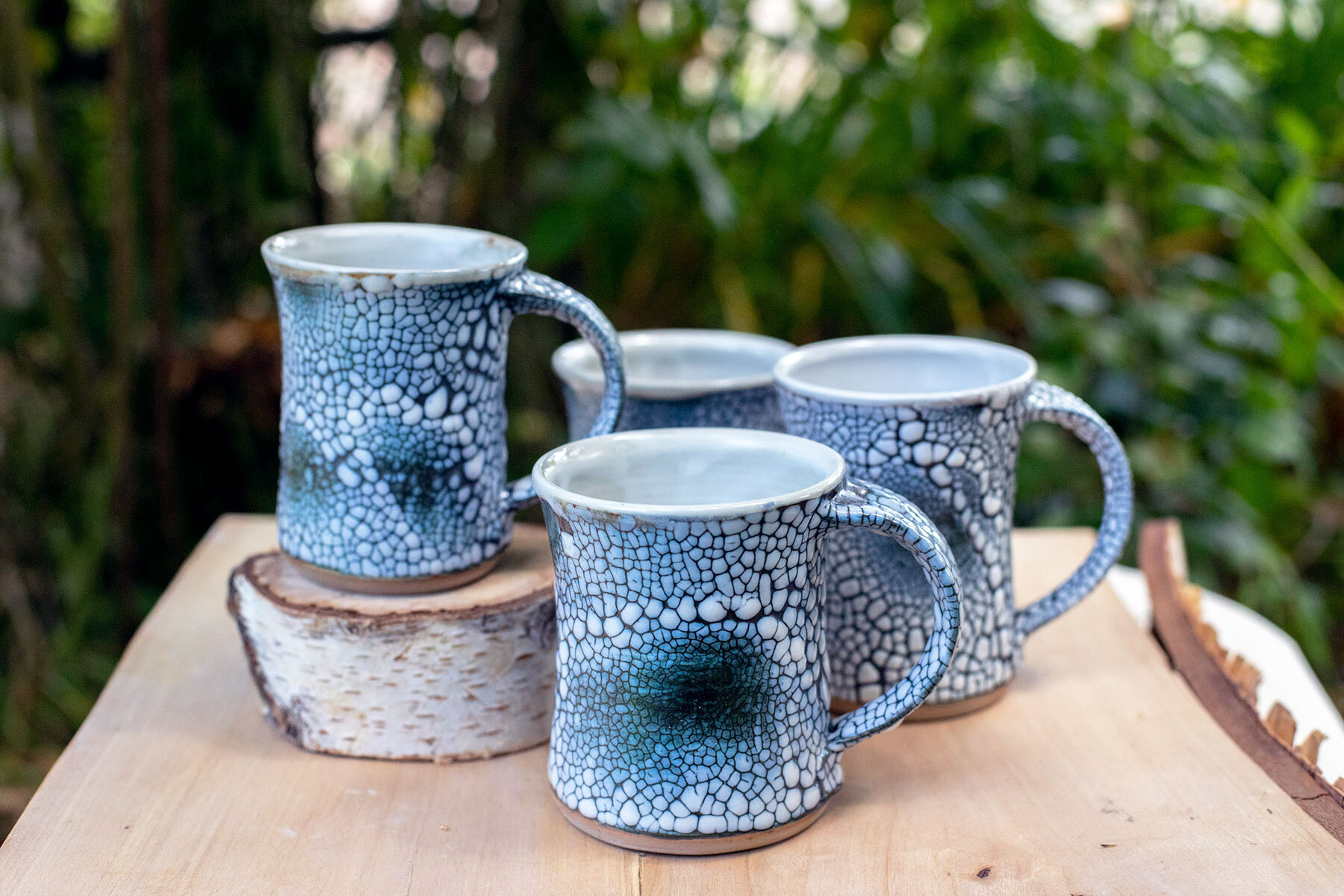 nicole-hummel-ceramics-crackle-set-mugs.jpg