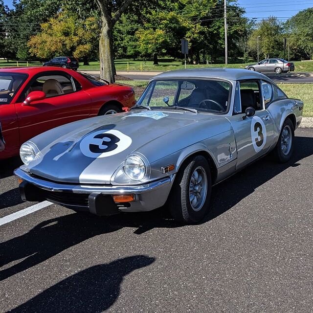 With around a month until spring #carshows and #carmeets are going to be popping up soon, especially if the weather stays like this #triumphspitfire #spitfiregt6 #triumph #spitfire #buckscountyexotics #carsandcoffee #carphotography #mazdarx7 #mazda #