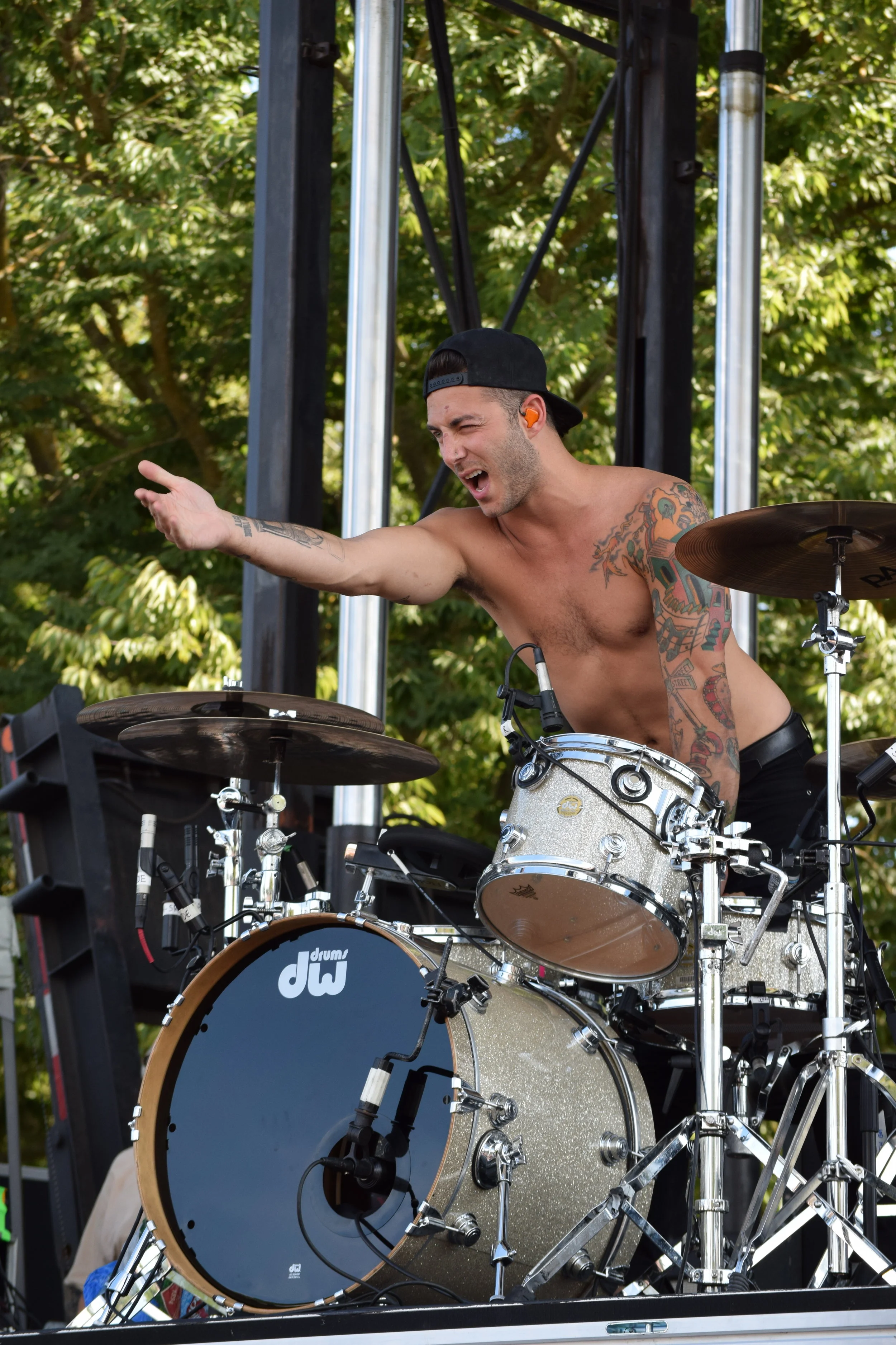 Louis Vecchio, New Politics