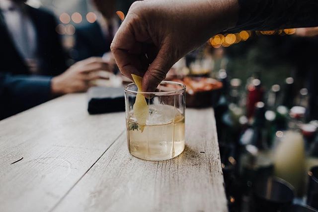 Our bartender Ashleigh, making sure all the aromatic oils from the Big Sur grown lemon peel get into a Forest Old Fashioned so the cocktail is served at its best! ⭐️🌿⭐️ photo by @evynnlevalley