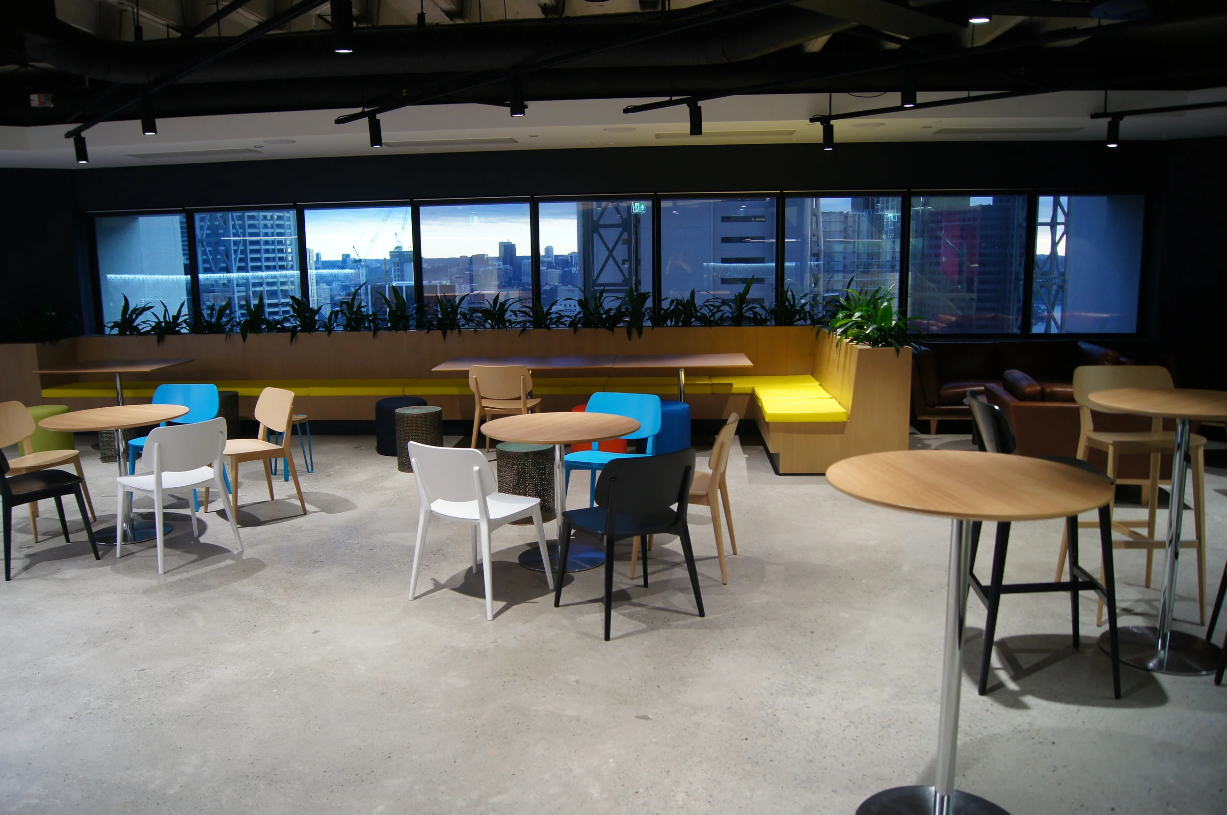 Staff break-out area, level 37