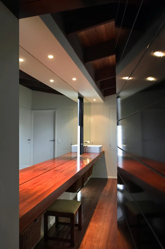 bathroom_1.jpg