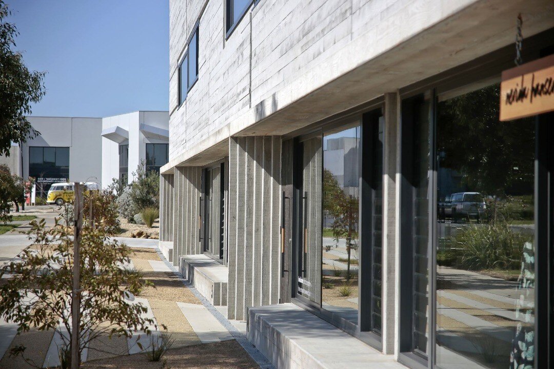 Torquay Warehouse 2
Streetscape
Seven small area multi use warehouses in the Torquay industrial estate 
#emmamitchellarchitect #concrete #australianarchitecture #warehouses #brutalarchitecture 

photo @travisdeclifford_photographer