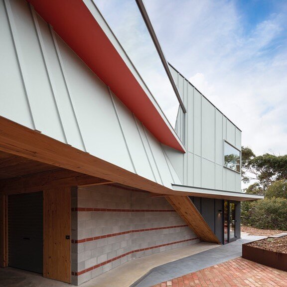 CLT house (Anglesea House 7)
Has been shortlisted for the #architeamawards in the Residential New category which is an honour!

Photos by the most amazing @diannasnape 
@skdunstanbuilders @vistek.struct.eng @coastruct.carpentry 
#emmamitchellarchitec