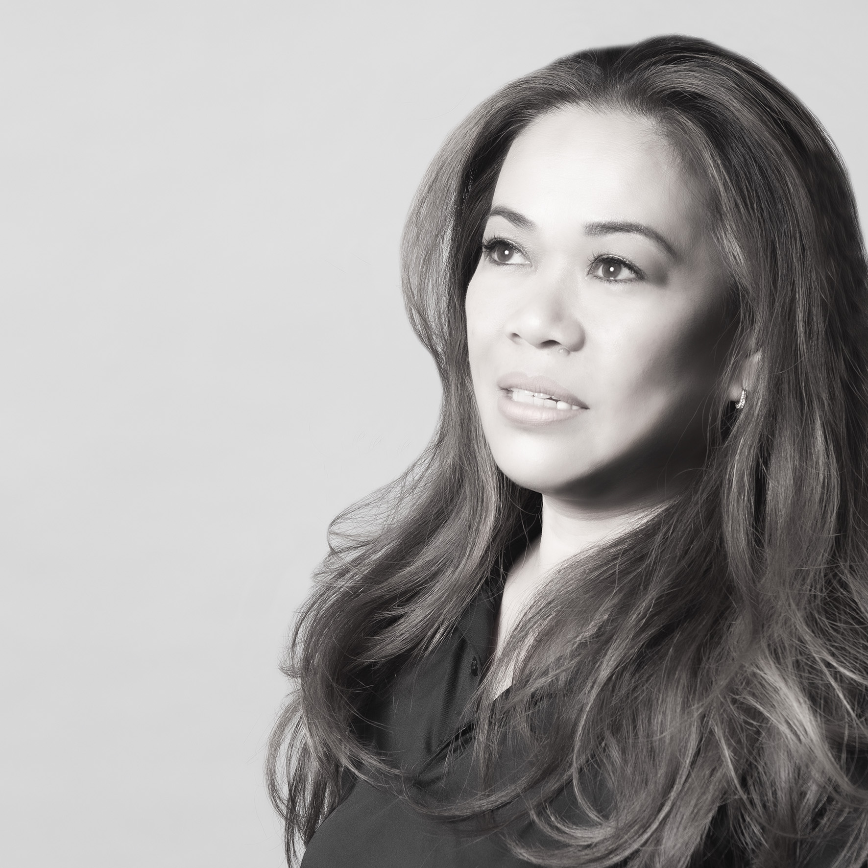 Gracia - salon assistant
