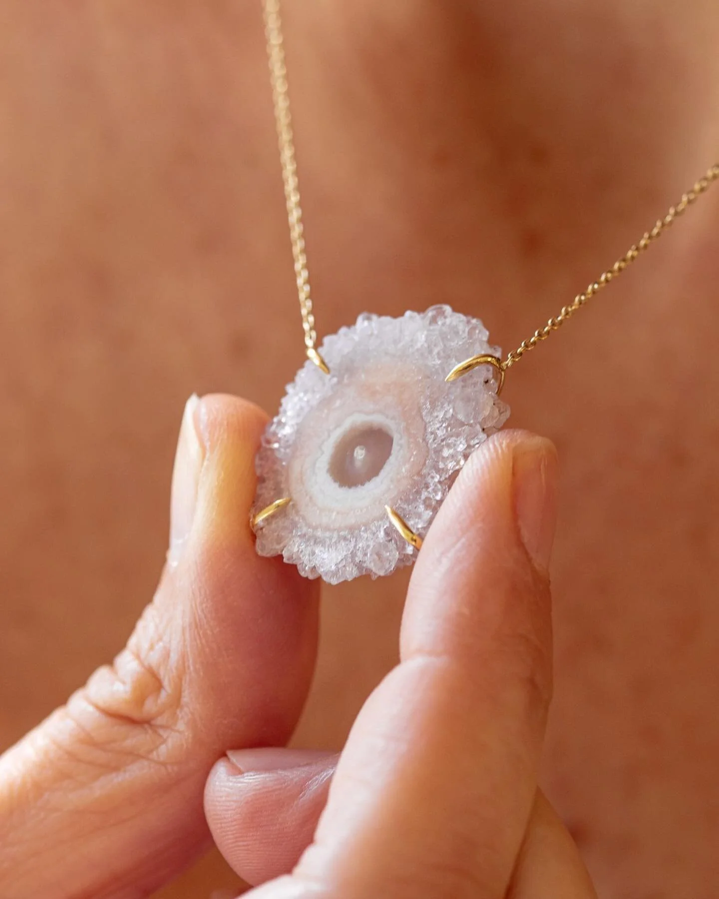 Elles viennent du Br&eacute;sil &hellip; Ce sont des Agates qui nous invitent &agrave; f&ecirc;ter et &agrave; danser la vie. 

C&eacute;l&eacute;brons tout ce qui se met sur notre route pour nous faire grandir. 

Regardons la vie avec nos yeux d&rsq