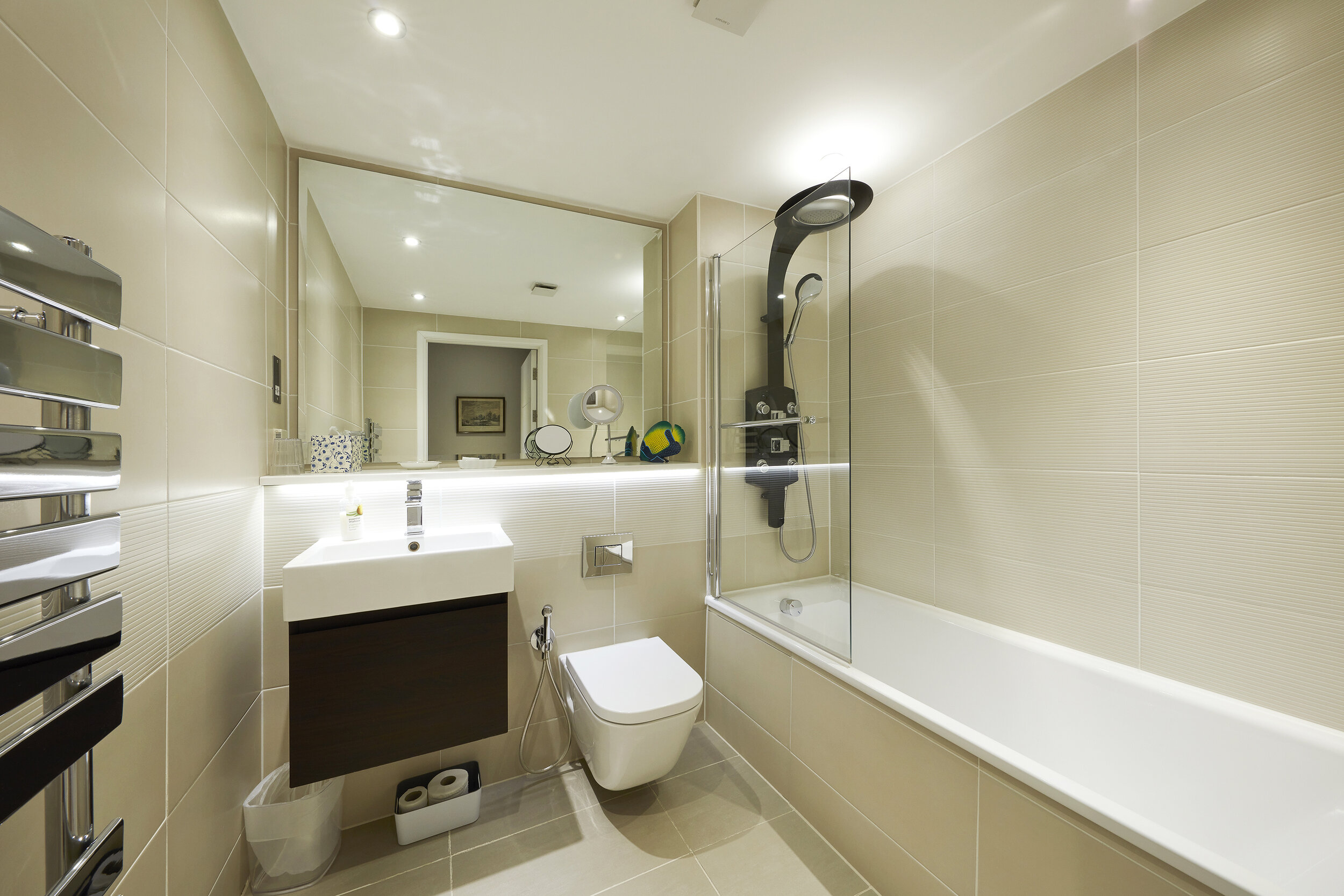 Top rated bed and breakfast, Fulham, London, with private bathroom