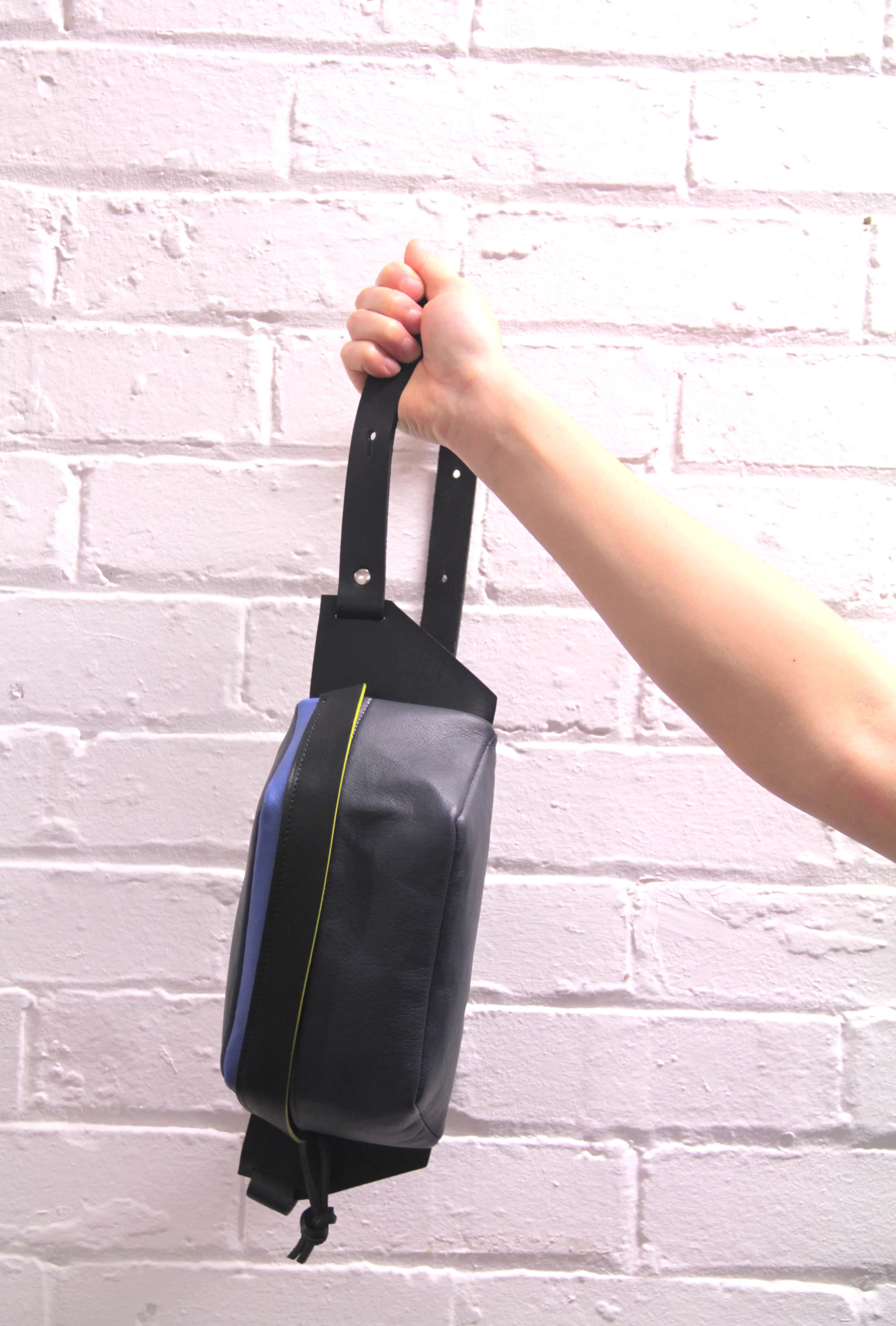 bumbag-blue02.jpg