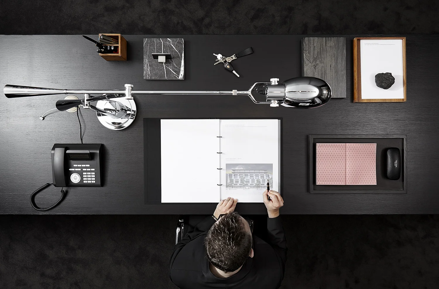 top_shot_working_desk-of-glenn_sestig-recto_verso_magazine_portrait-by-oskar.jpg