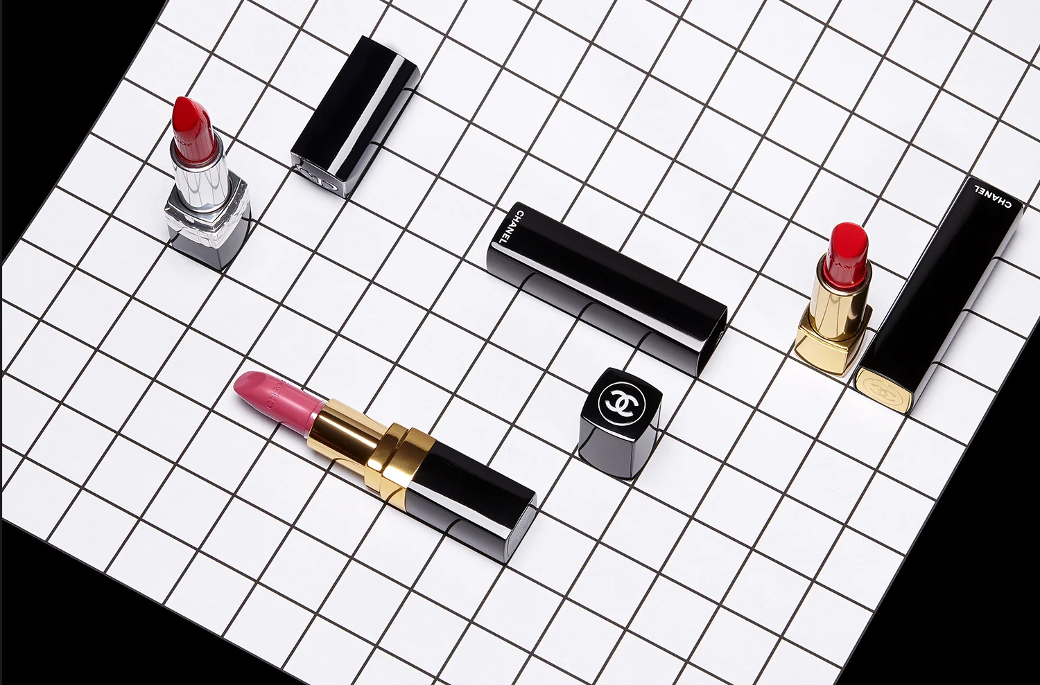 still_life-cosmetics-lipsticks-for-recto_verso_magzine-by-oskar-01.jpg