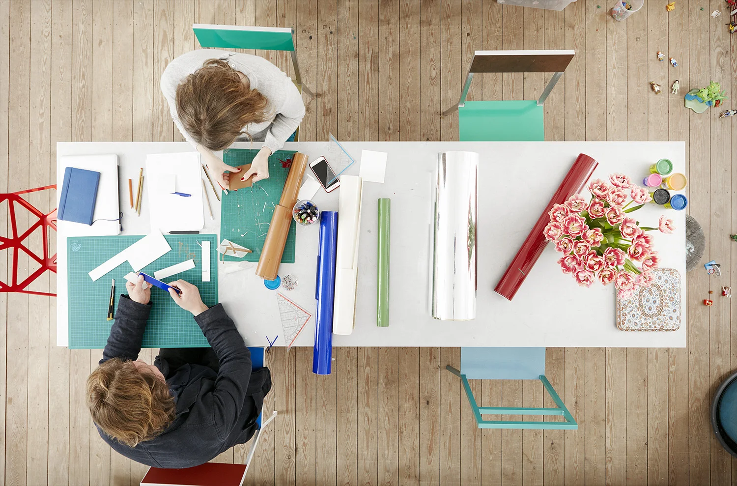 top_shot_working_desk-of-muller_vanseveren_designers-recto_verso_magazine_portrait-by-oskar.jpg