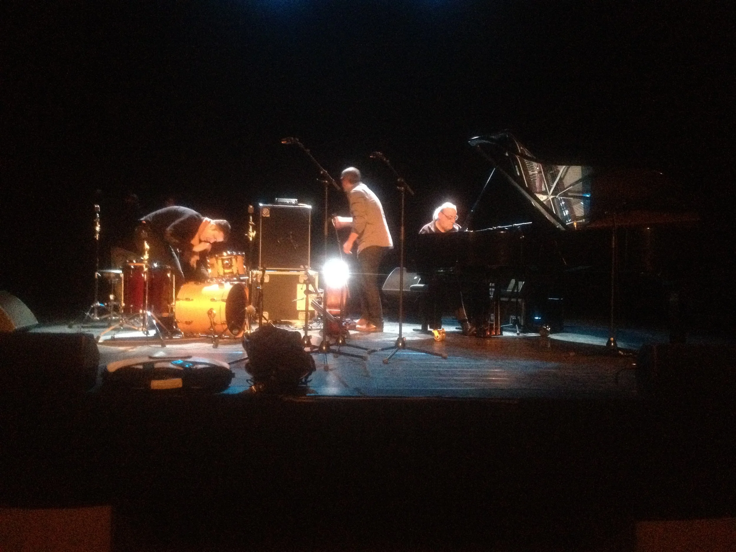 ETE-TRIO-Théâtre-Dole-Location-Backline-Music-Boutic-Location-photo1.jpg