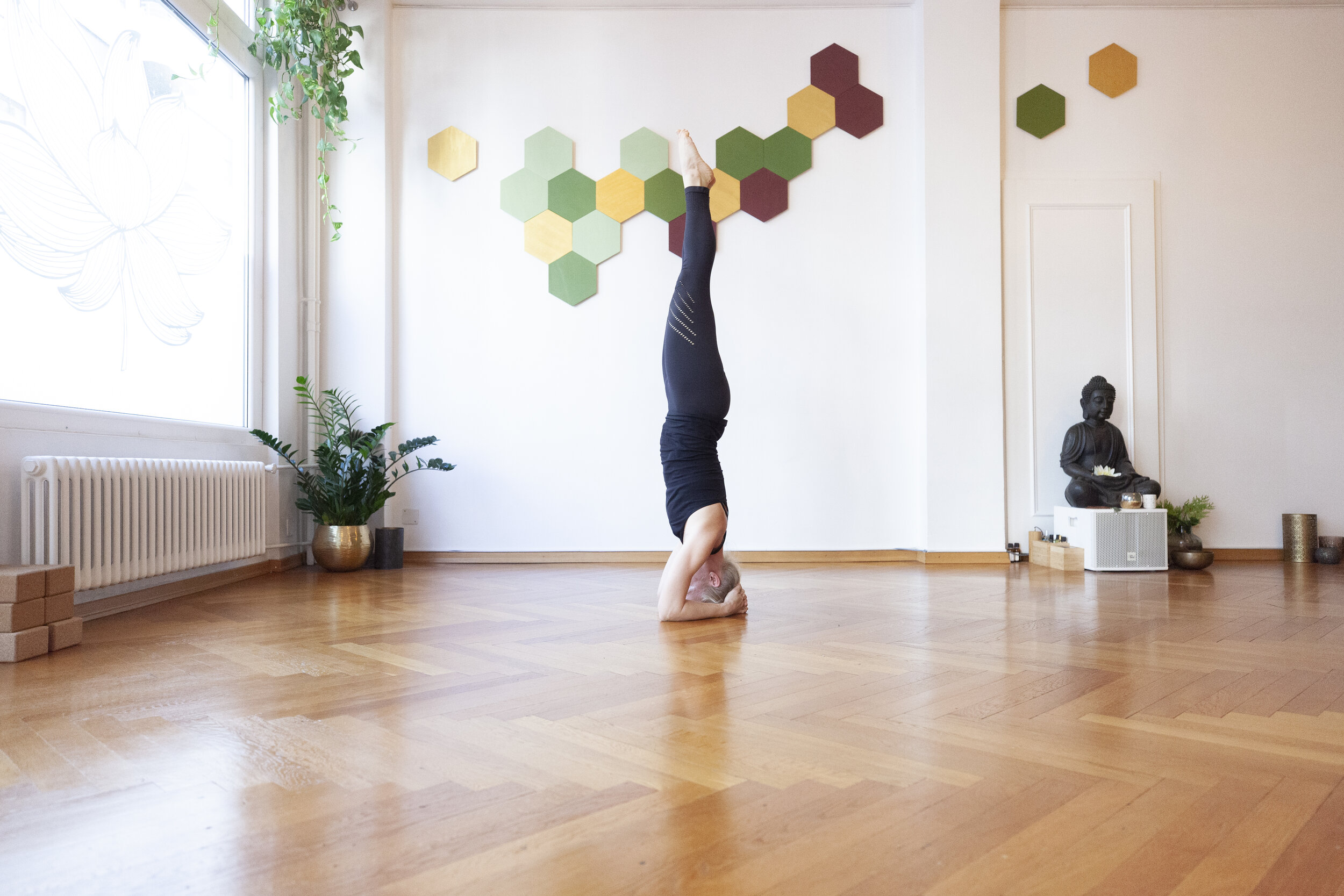 Atelier Inversions - Sirsasana