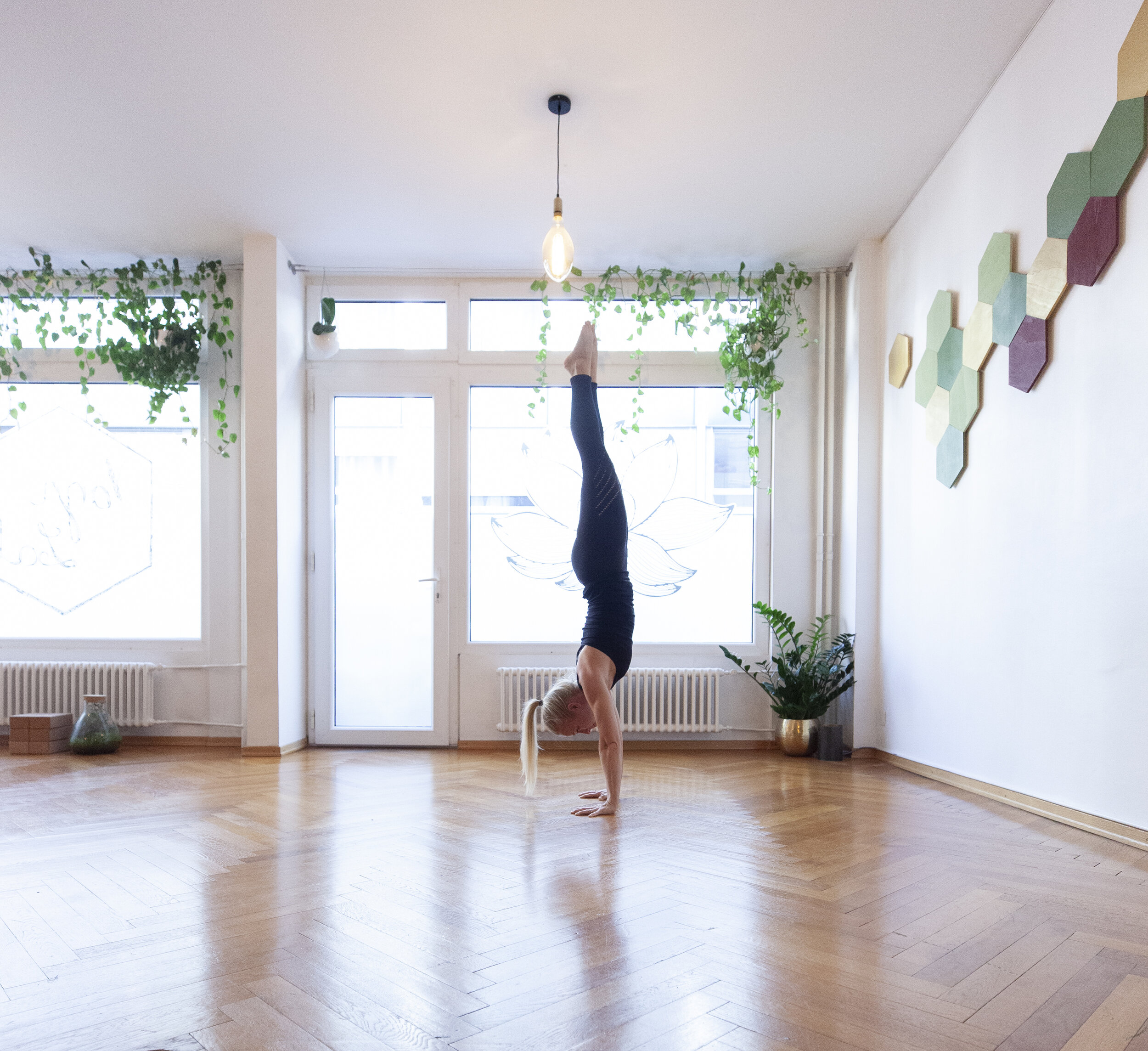 Atelier Inversions II - Handstand and Funky Headstand