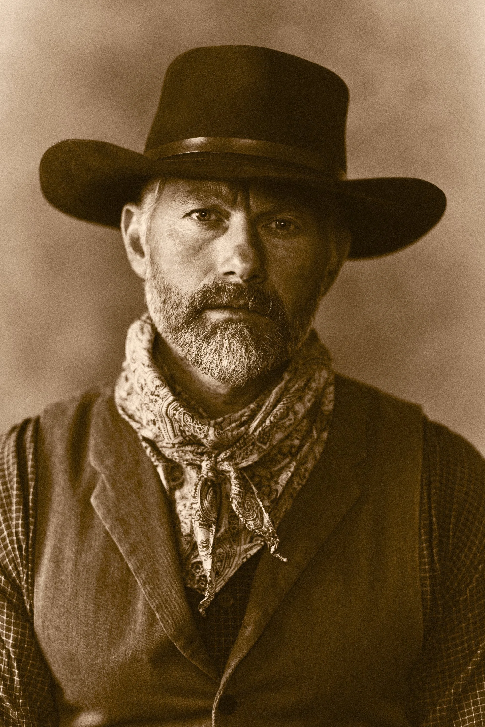 1923_PORTRAIT_JohnDuttonSr_09252022_EM_4953RT.jpg
