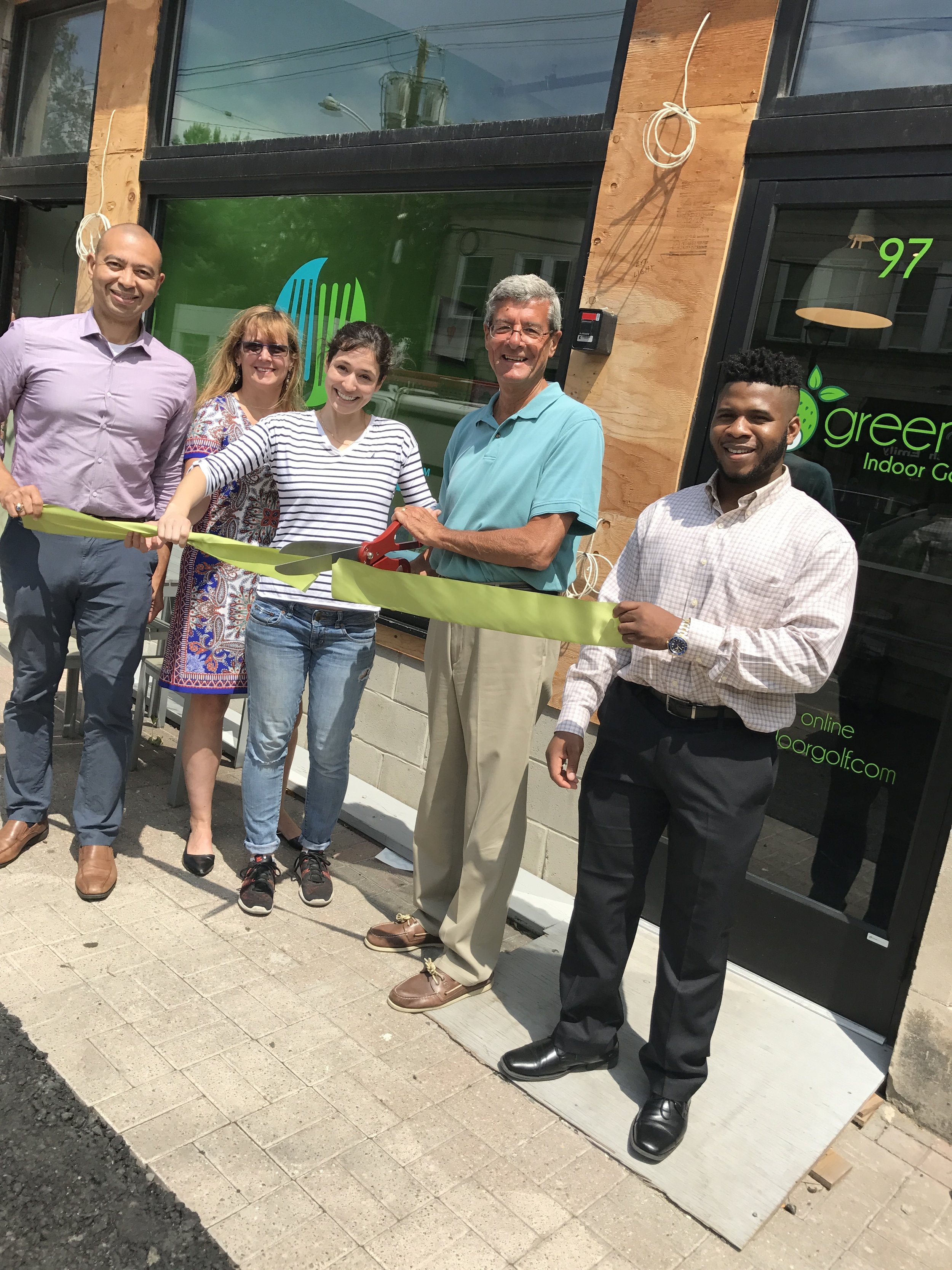 Left to right -- Township Committeeman Frank McGehee, Sheila Baker Gujral (Maplewood Environmental Advisory Committee), Nicole Grogan (ConsciousFork), Mayor Vic DeLuca, Uche Uneze (Maplewood Green Business intern)