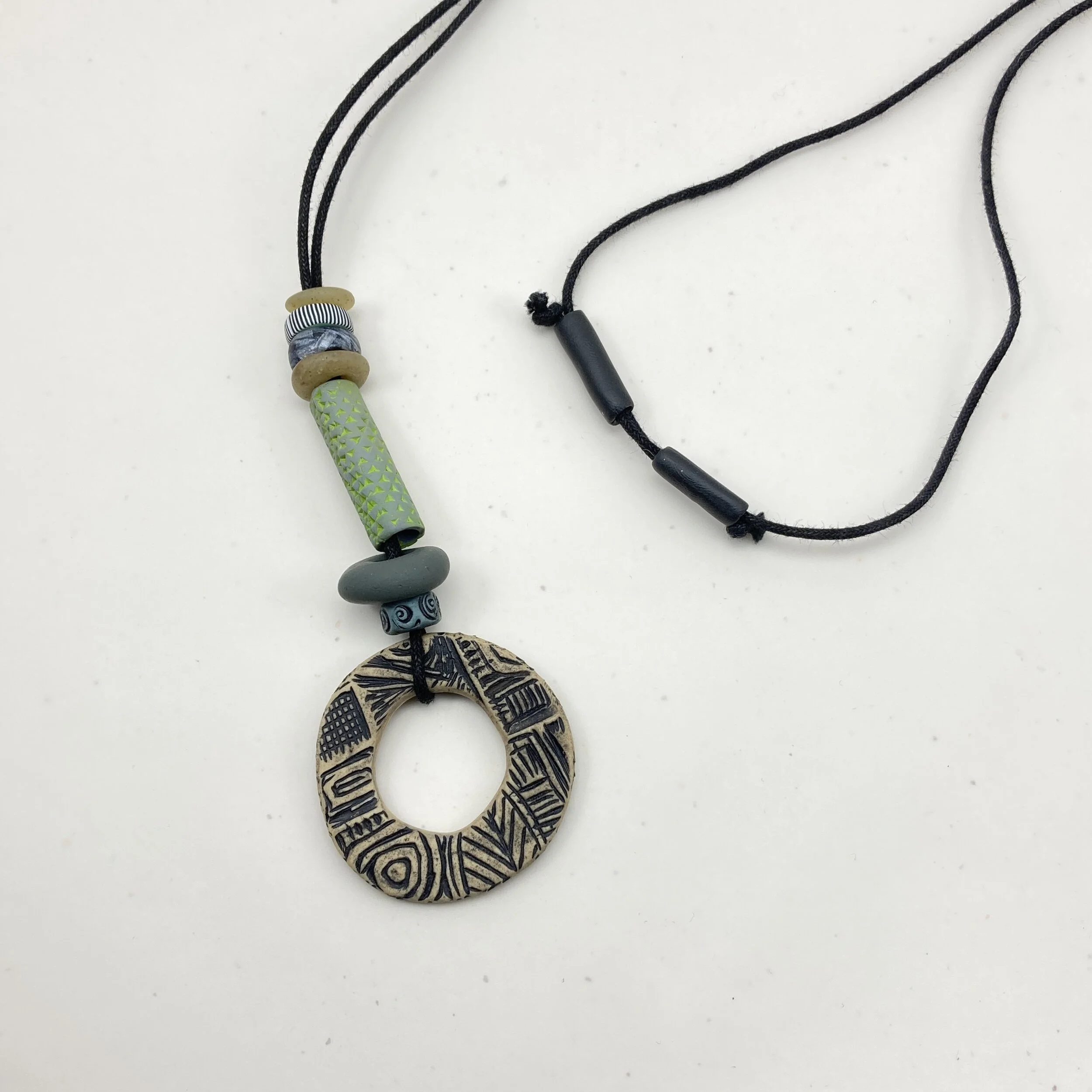 4C141E6D-7009-4C61-80B3-BF01C6ADB8F4