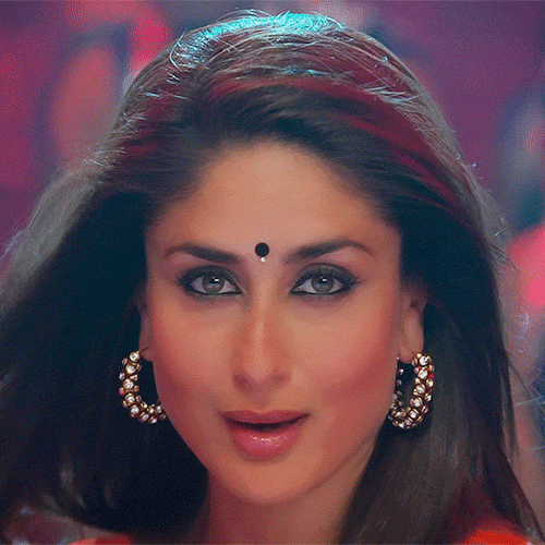 bollywood-heroine-kareena-kapoor-pretty-Favim.com-2407580.gif