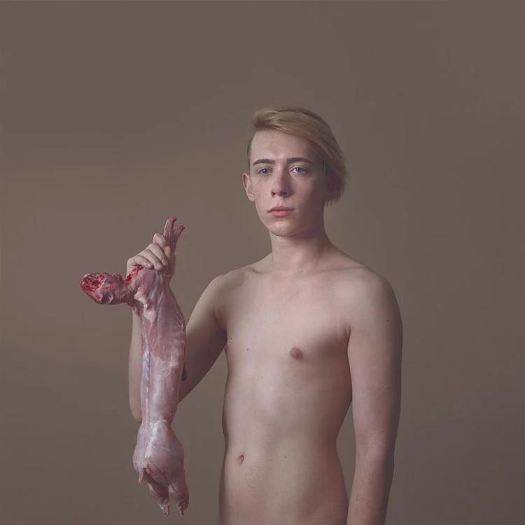 Young men and slaughtered animals - Moritz Danny Frede