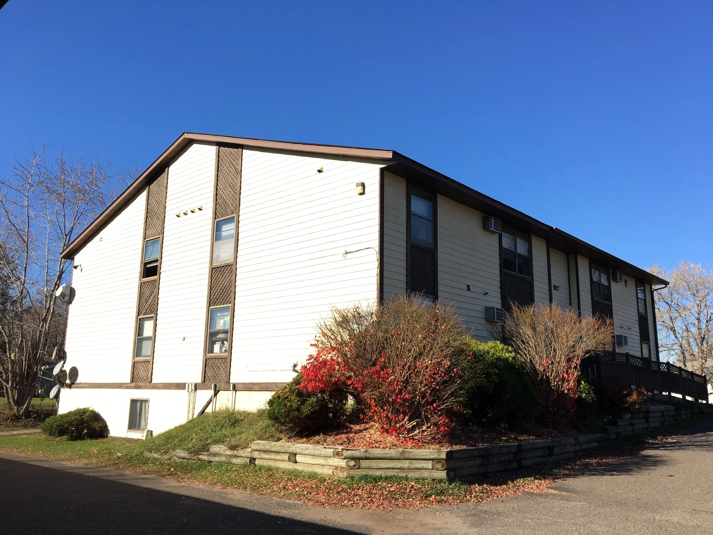 Hudson, WI - 627 -13th St. - 10 UNITS - $710,000 - SOLD