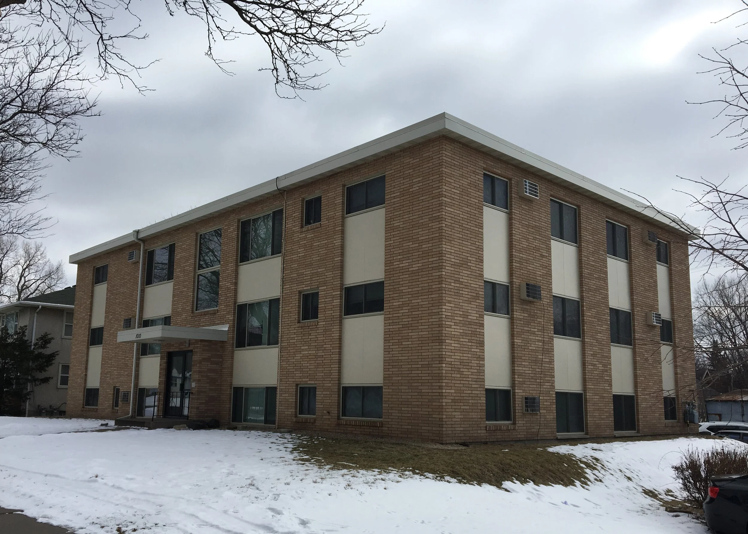St. Paul, MN - 1010 Lafond Ave - 11 UNITS - SOLD $800,000
