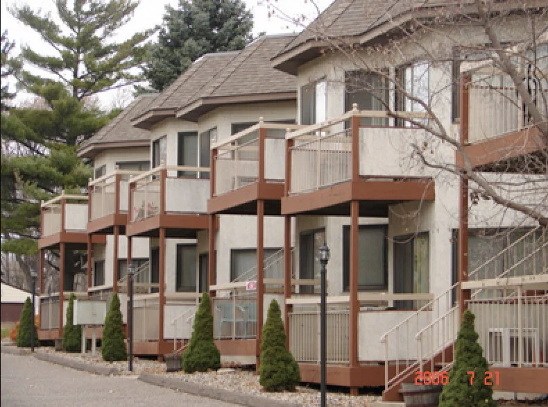 West St.Paul, MN - 958 Robert St. S. - 12 UNITS - SOLD - $800,000