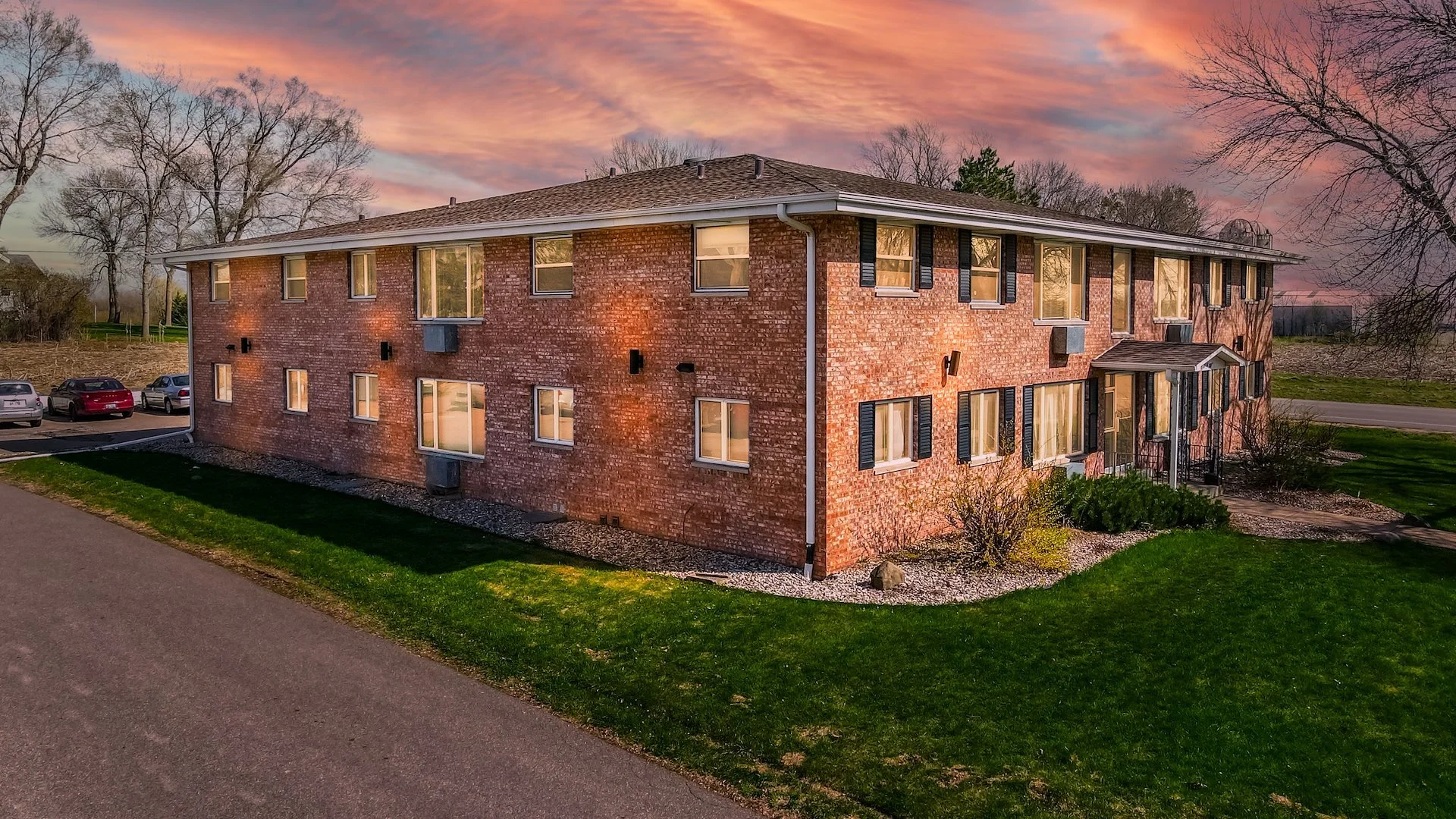 Roberts, WI - 414 Division St. S. - 12 UNITS - SOLD - $476,000