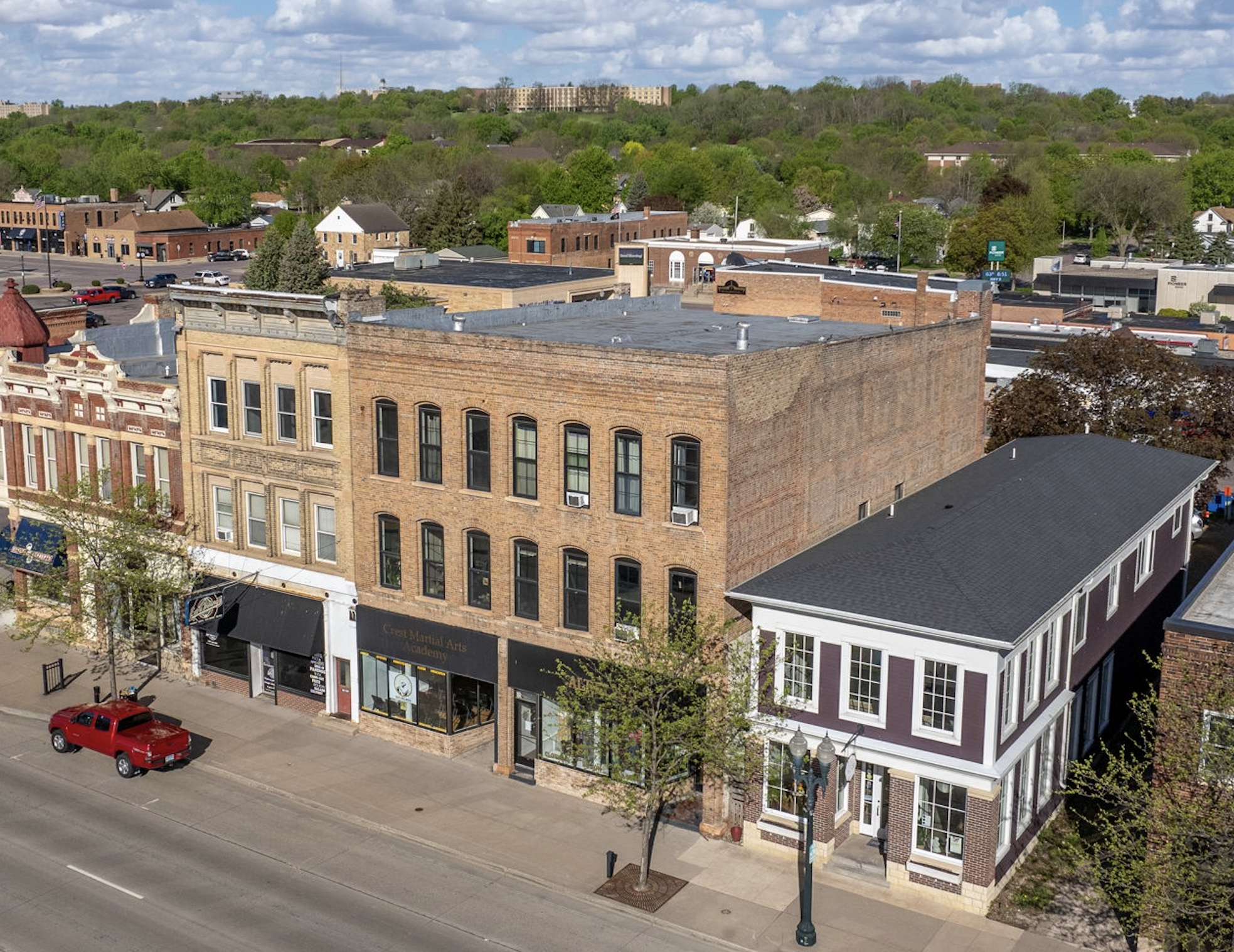 Saint Peter, MN - 216 &amp; 218 S. Minnesota Ave - 8 UNITS MIXED-USE - $890,000