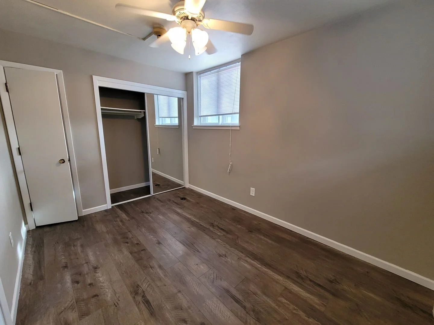 1707 bedroom.jpg